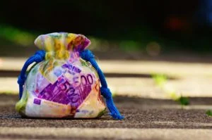 Mit der richtigen Höhe der Instandhaltungsrücklage kannst du in guten Zeiten Geld zurücklegen um es sicher zu haben sobald du es braucht